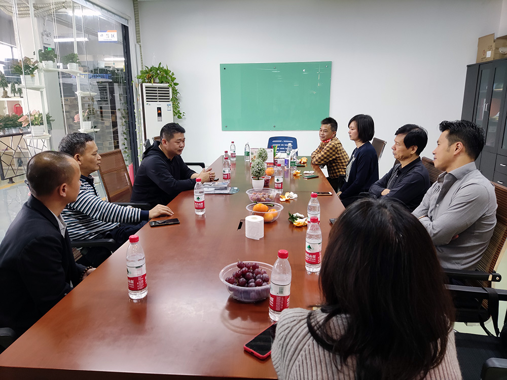 商会一行走访理事李聿猛 商会一行走访理事李聿猛