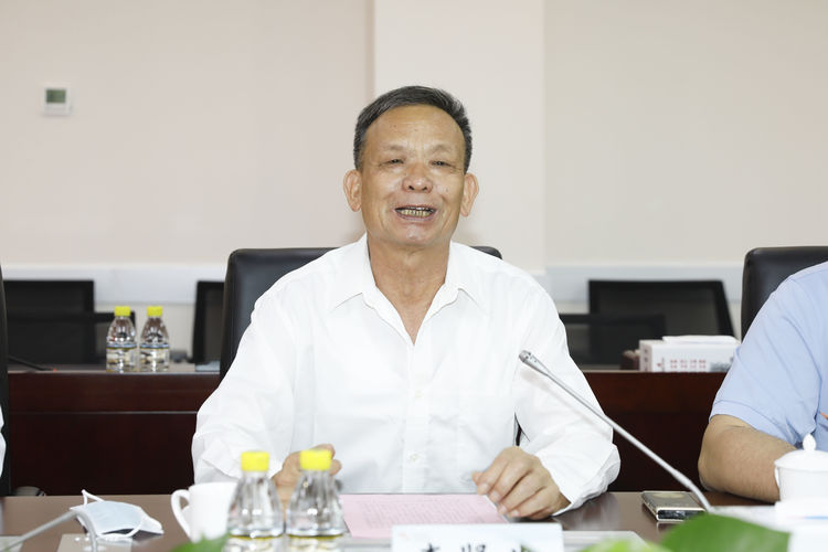 创会会长李贤义向深圳市横岗街道捐赠100万助力疫情防控 创会会长李贤义向深圳市横岗街道捐赠100万助力疫情防控