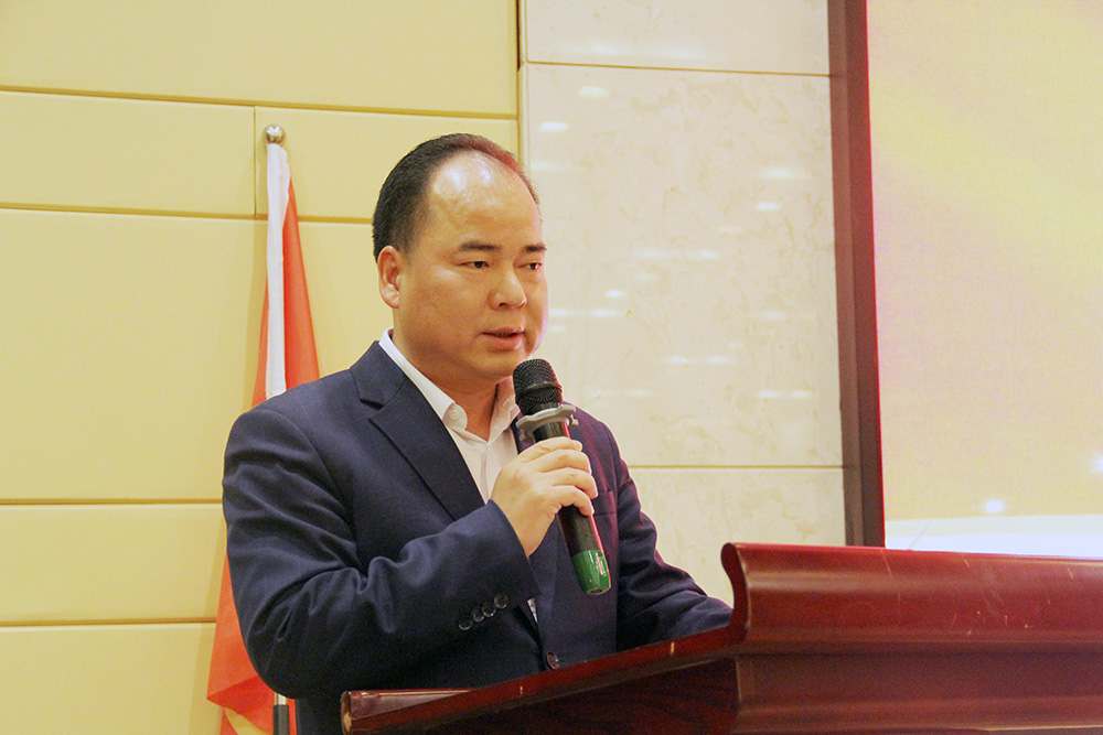 省商会青委会成立一周年大会在清远召开 省商会青委会成立一周年大会在清远召开
