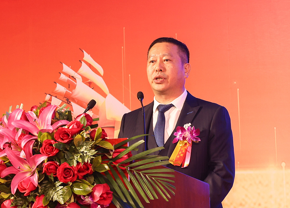 省商会汽摩分会换届,何小明连任会长 省商会汽摩分会换届,何小明连任会长