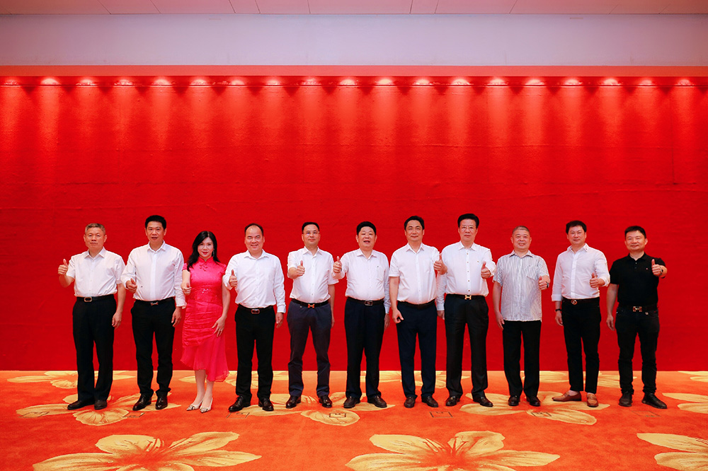 商会第三届理事会第七次会议在广州召开 商会第三届理事会第七次会议在广州召开