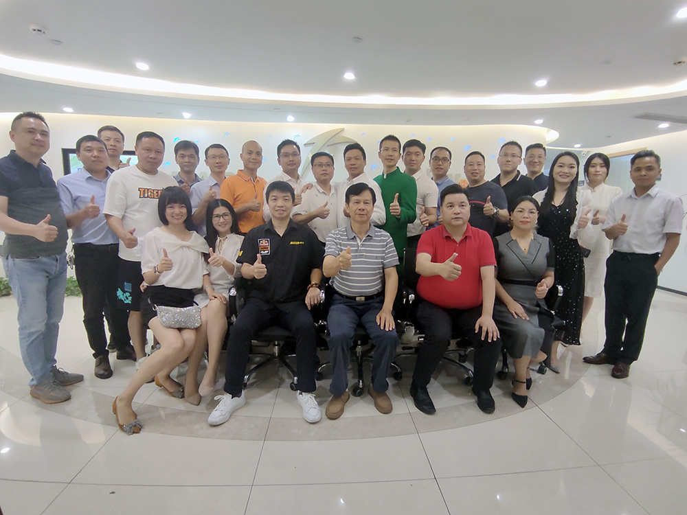 商会组织青委会成员进行走访交流,宣传换届工作 商会组织青委会成员进行走访交流,宣传换届工作