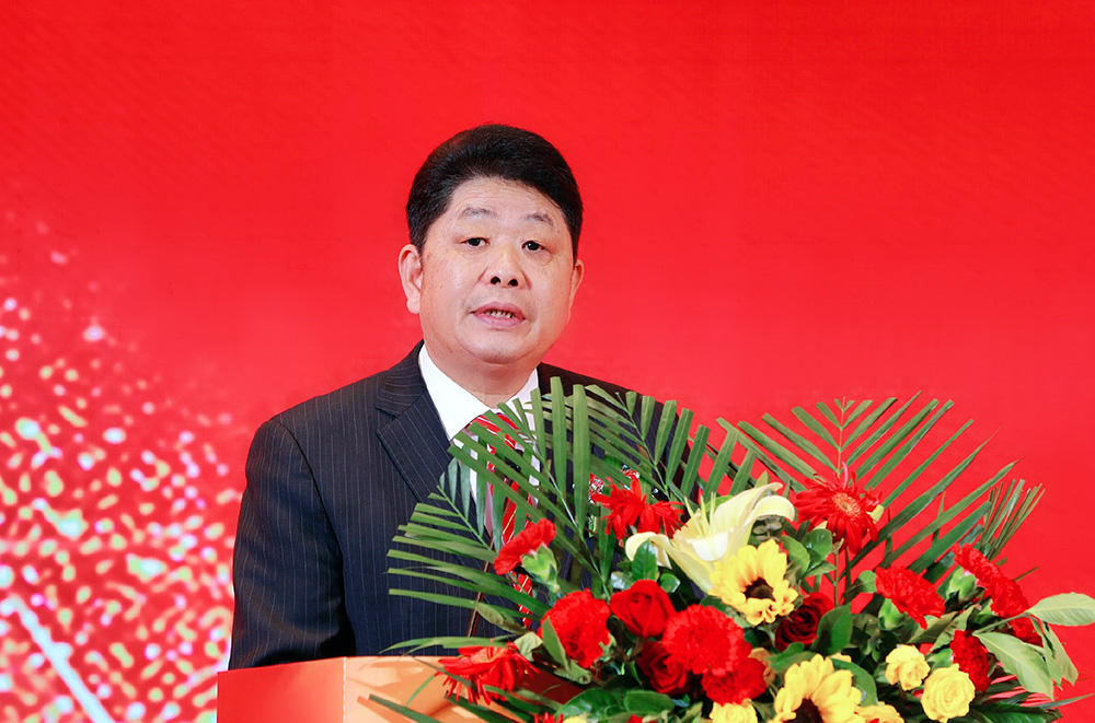 广东省福建三明商会举行换届庆典,许明金会长出席会议并致辞 广东省福建三明商会举行换届庆典,许明金会长出席会议并致辞