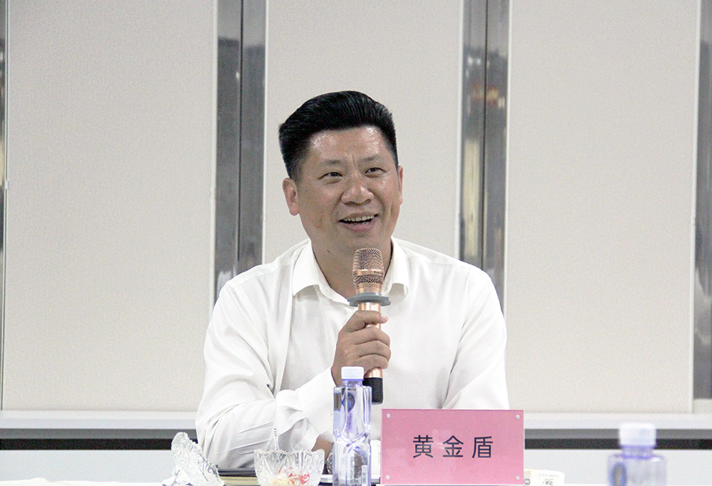 商会一行走访广东省福建泉州商会会长黄金盾 商会一行走访广东省福建泉州商会会长黄金盾