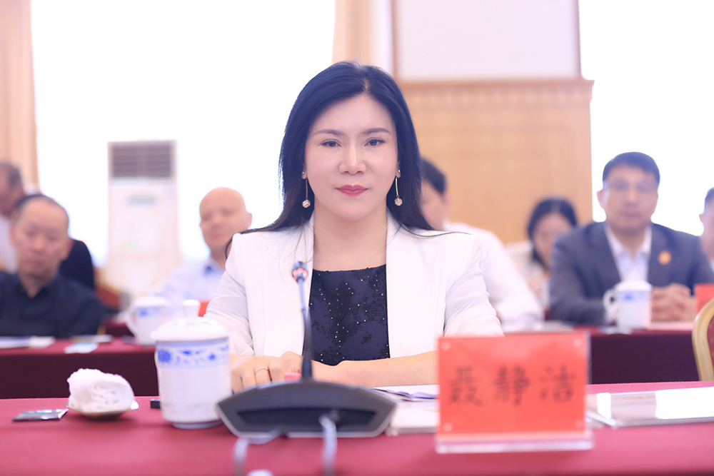 全国福建商会工作座谈会暨闽商回归推进会在兰州召开,执行会长聂静洁代表商会参加会议并发言 全国福建商会工作座谈会暨闽商回归推进会在兰州召开,执行会长聂静洁代表商会参加会议并发言